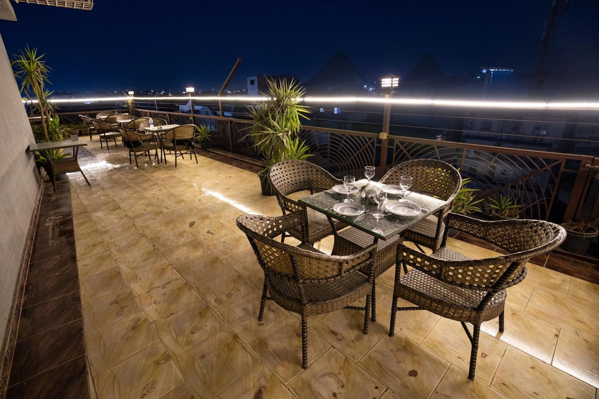 Pyramids Gem Plaza Hotel Kafret el-Gabal Exterior foto