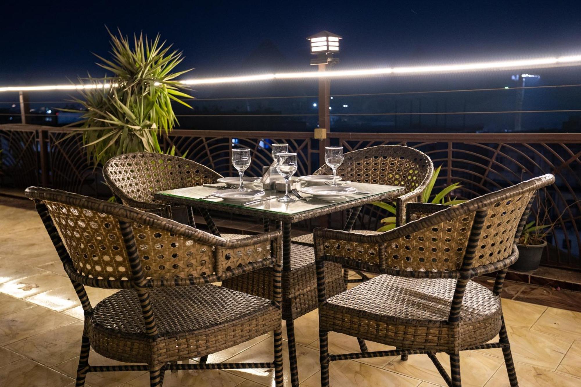 Pyramids Gem Plaza Hotel Kafret el-Gabal Exterior foto