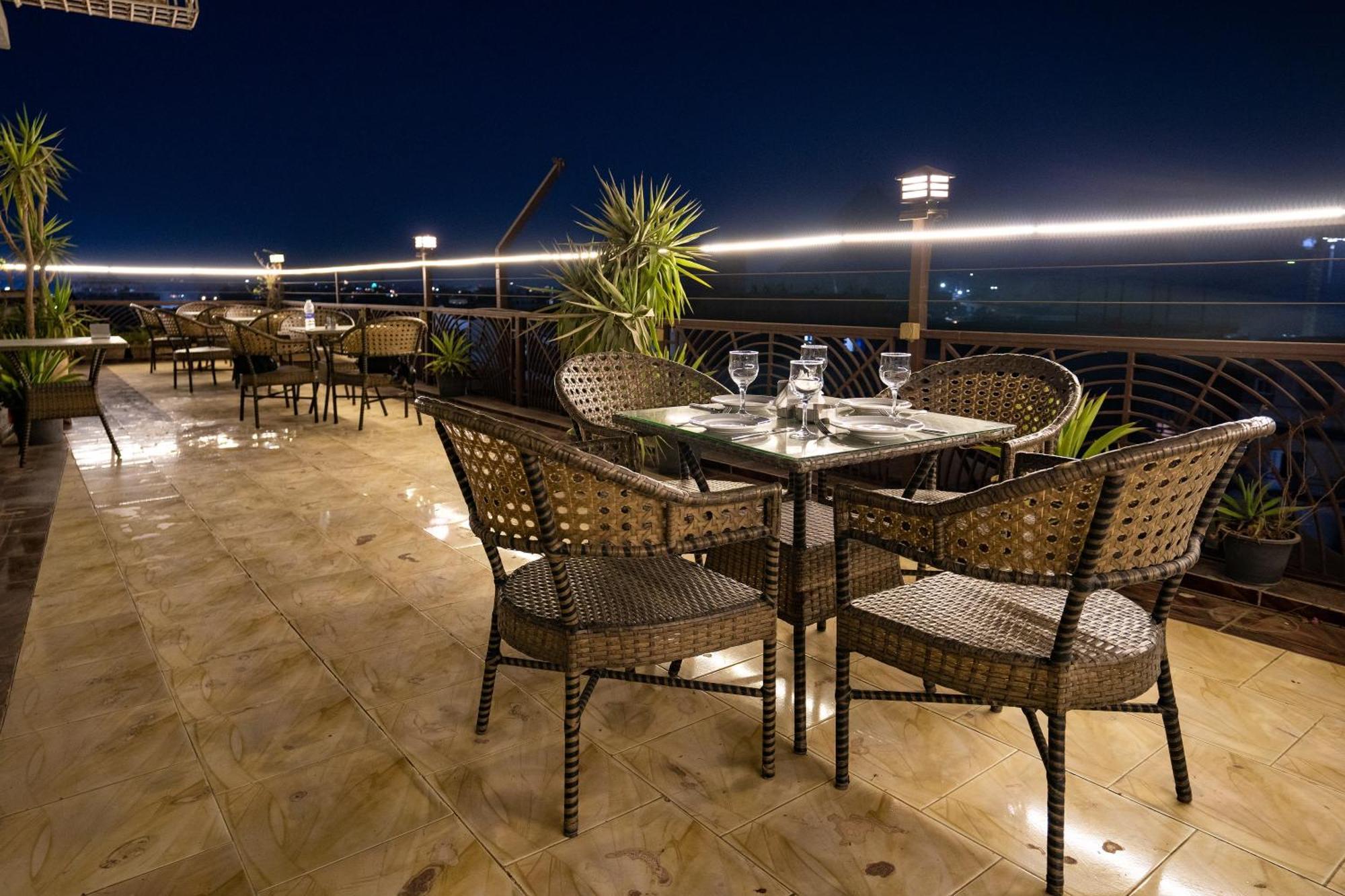 Pyramids Gem Plaza Hotel Kafret el-Gabal Exterior foto