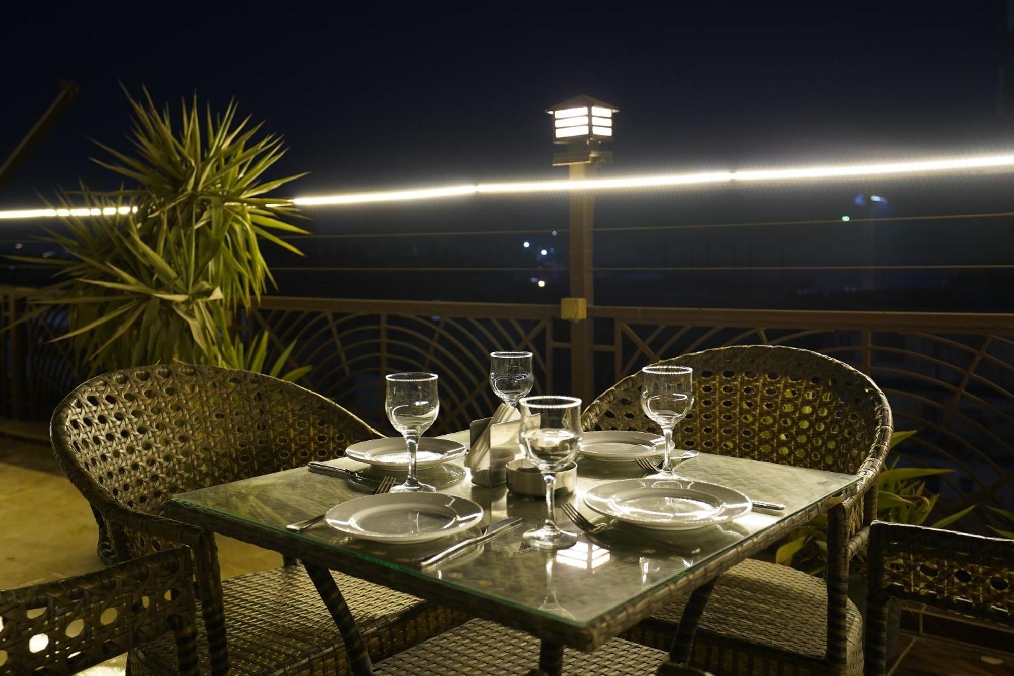 Pyramids Gem Plaza Hotel Kafret el-Gabal Exterior foto