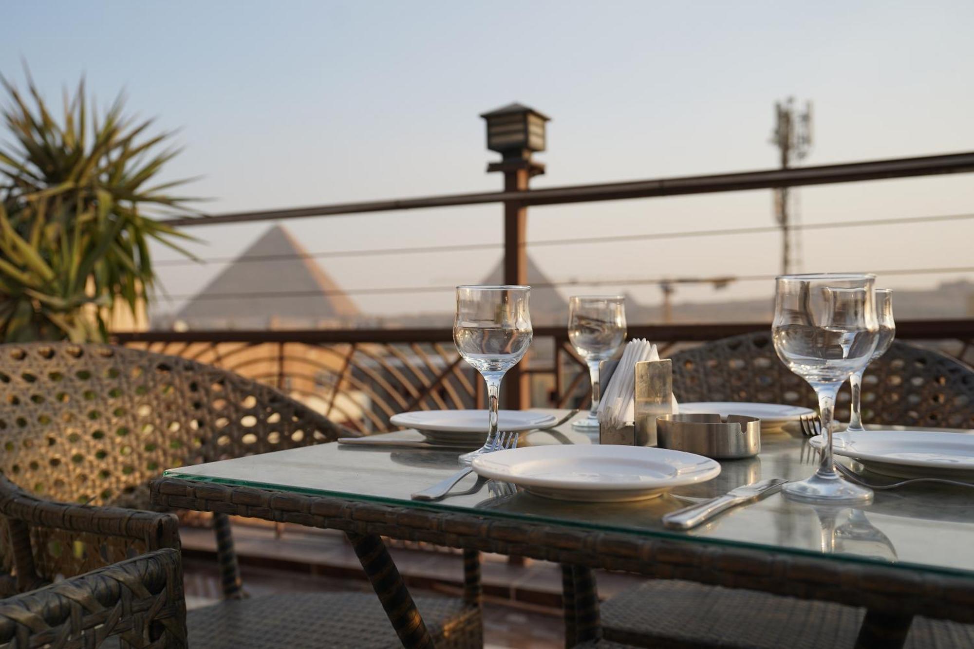 Pyramids Gem Plaza Hotel Kafret el-Gabal Exterior foto